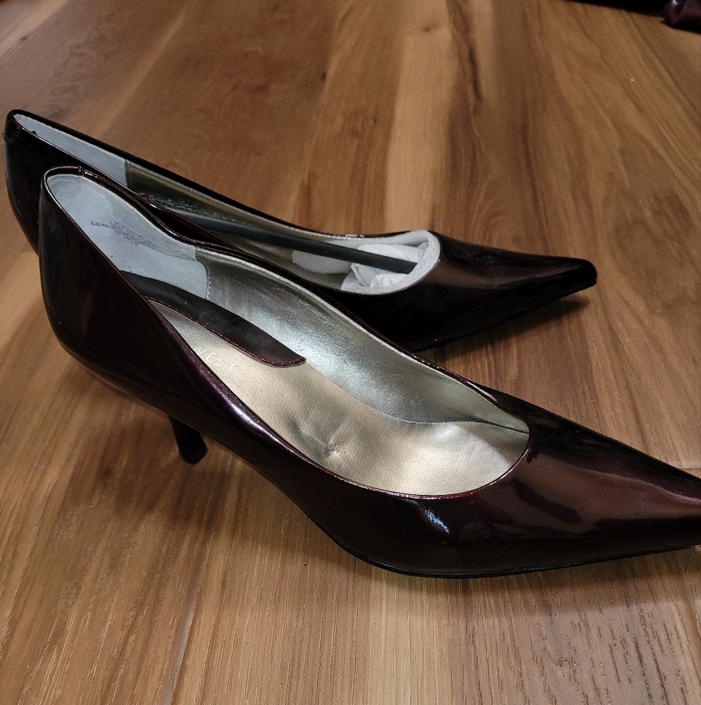 Nine West Mooney Kitten Chicory Coffee Burgundy NwiB Sz 7